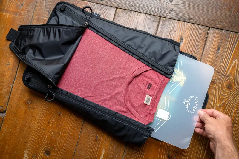 Osprey Garment Folder Black-2